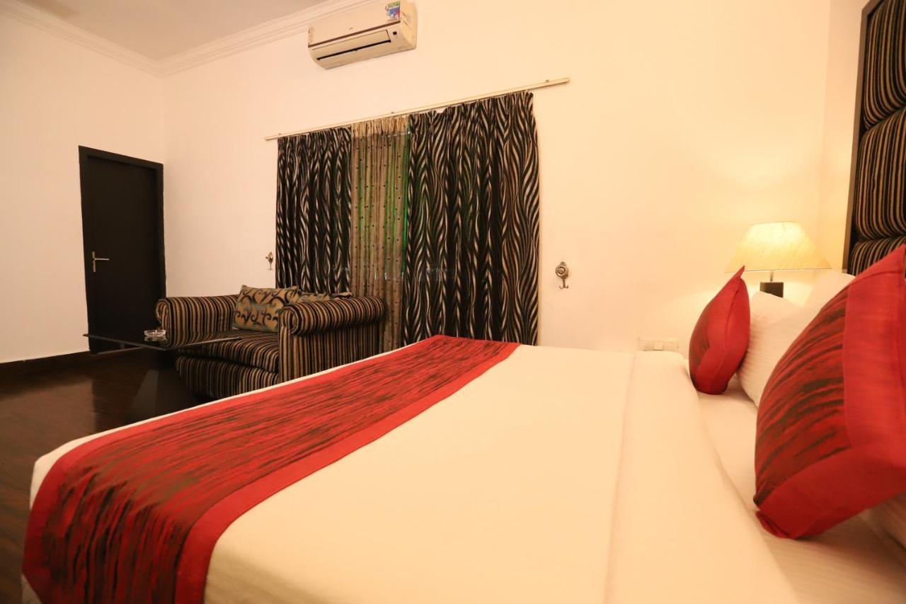 Hotel Capitol Hills - Greater Kailash Delhi Új-Delhi Kültér fotó