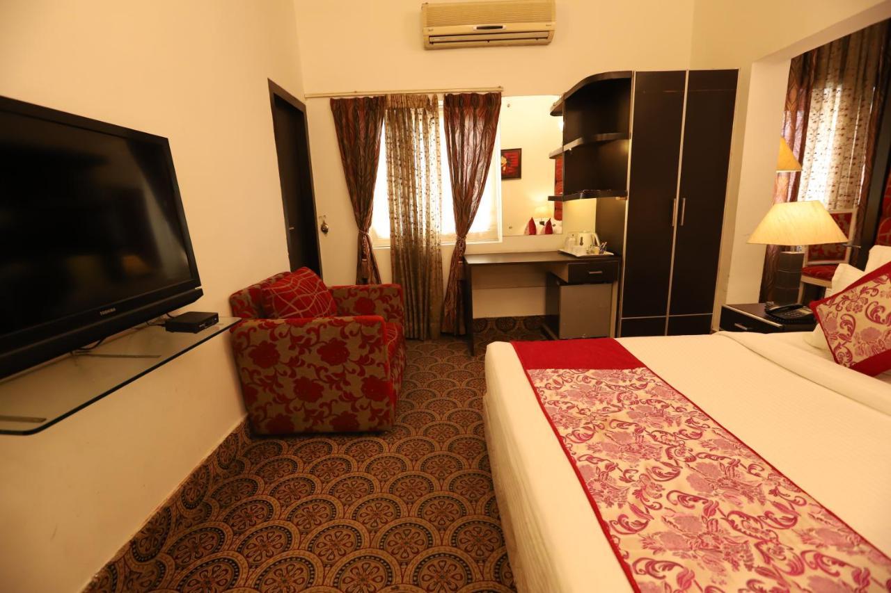 Hotel Capitol Hills - Greater Kailash Delhi Új-Delhi Kültér fotó