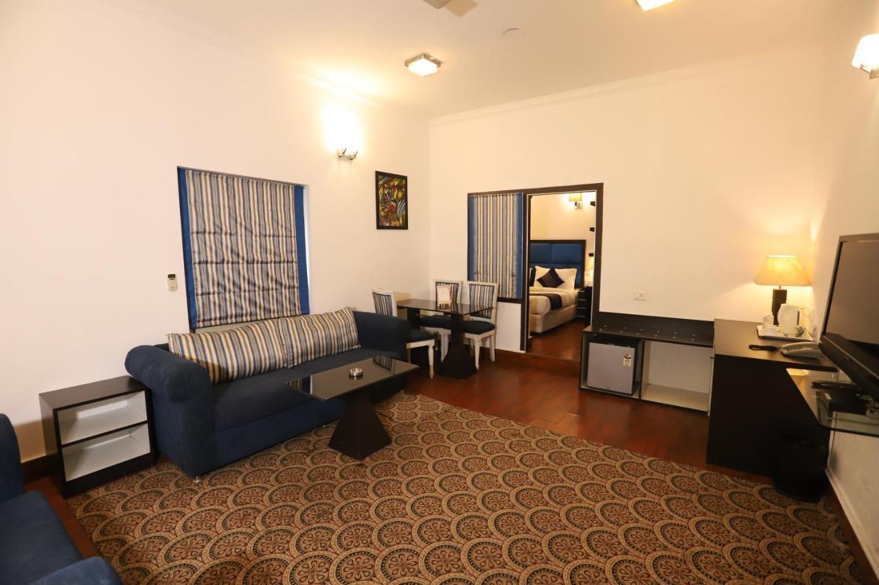 Hotel Capitol Hills - Greater Kailash Delhi Új-Delhi Kültér fotó