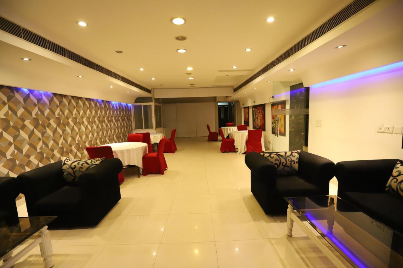 Hotel Capitol Hills - Greater Kailash Delhi Új-Delhi Kültér fotó